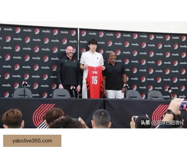 杨瀚森远赴墨西哥城出战季后赛快船弃用他仍肩负重任